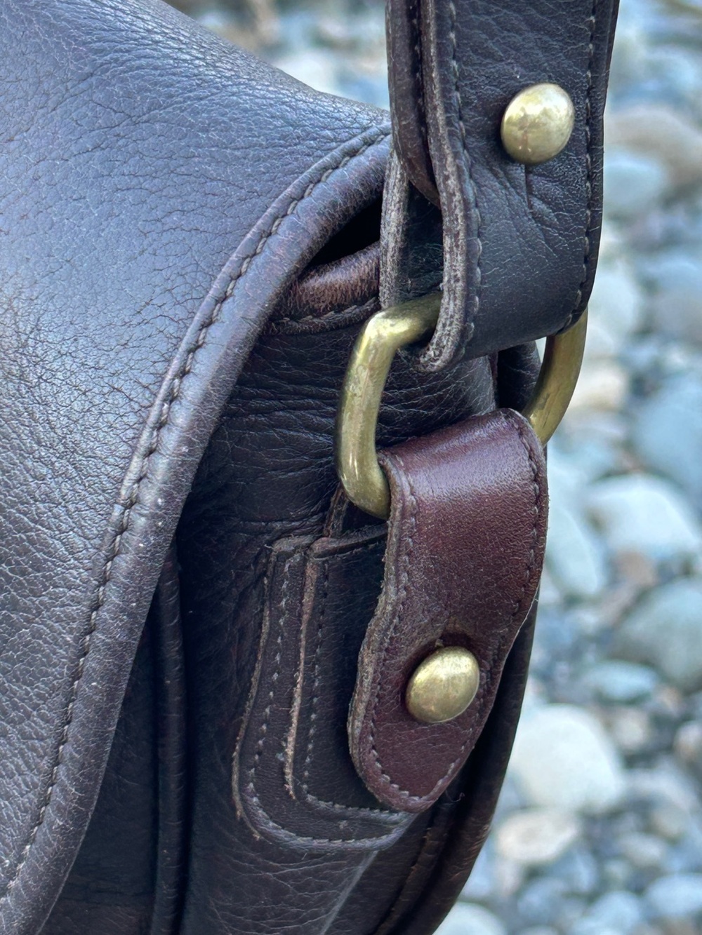 Vintage Dooney & Bourke All-Weather Leather Horseshoe Saddle Bag U115 - Picture 13 of 16